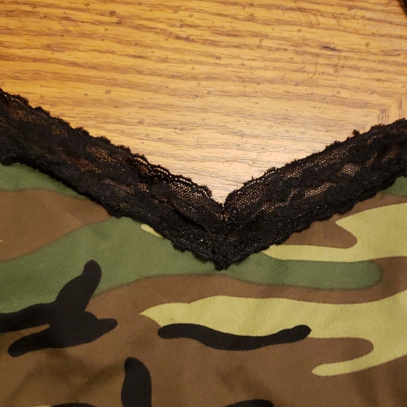 Tank top - Picture 2 of 3